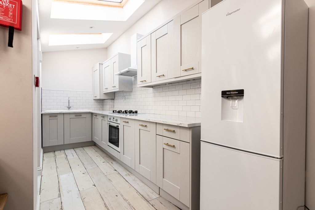 Property photo 3 of 5 3 Gladstone Terrace Living Room 2