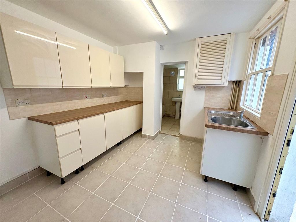 Property photo 2 of 12 7.Jpg