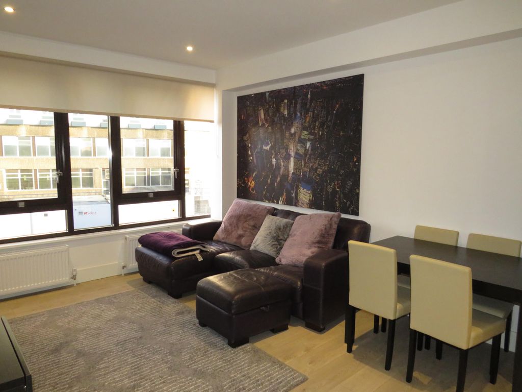 Property photo 3 of 6 Living Room