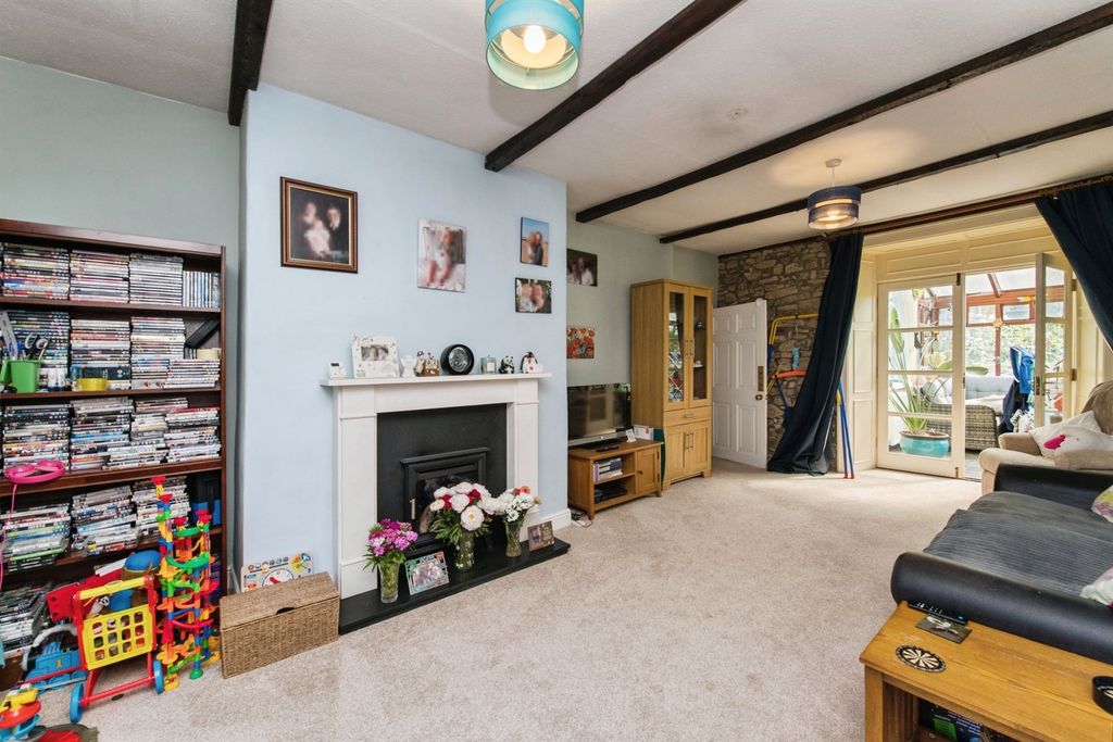 Property photo 3 of 19