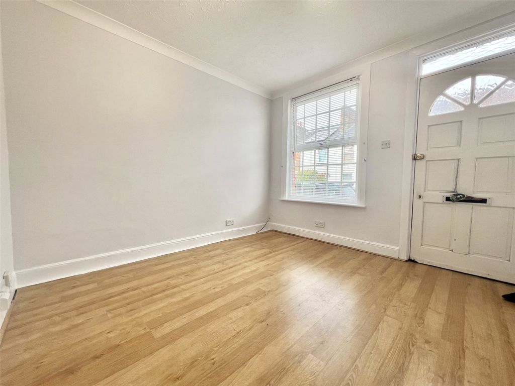 Property photo 2 of 18 Picture No. 13