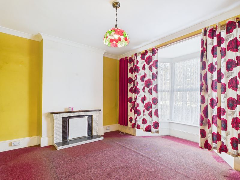 Property photo 2 of 11 Lounge