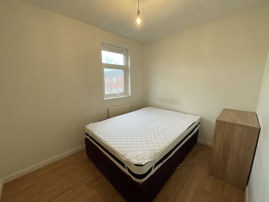 Property photo 2 of 4 Bedroom 1