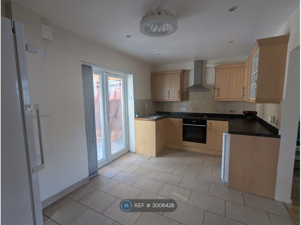 Property photo 3 of 25