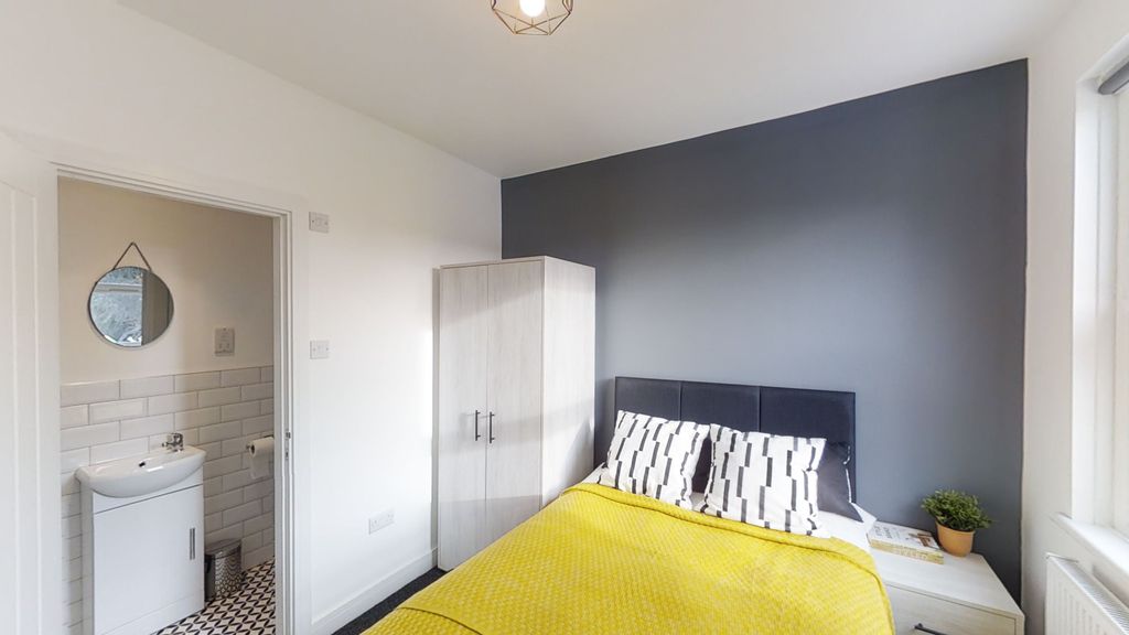 Property photo 1 of 7 Photo