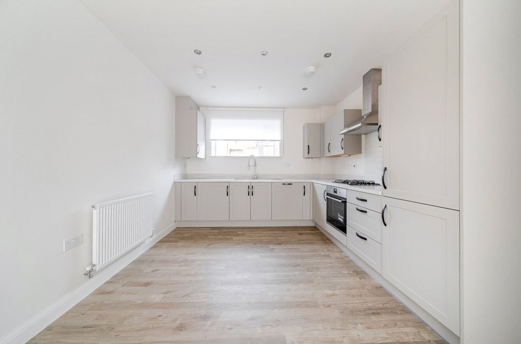 Property photo 3 of 17 Picture No. 16