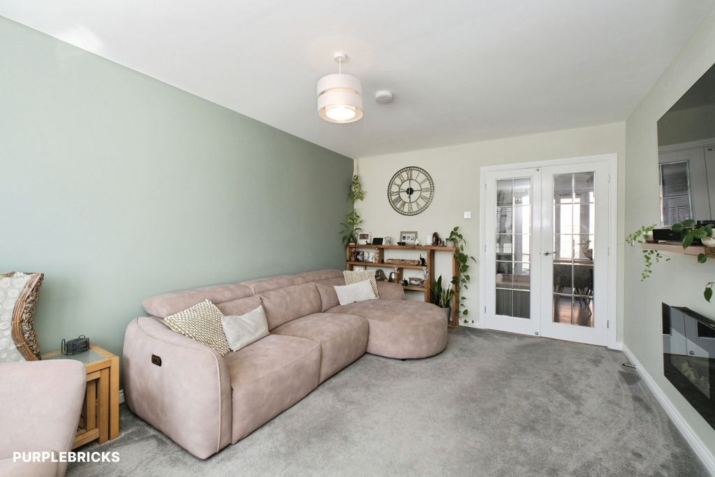 Property photo 3 of 23