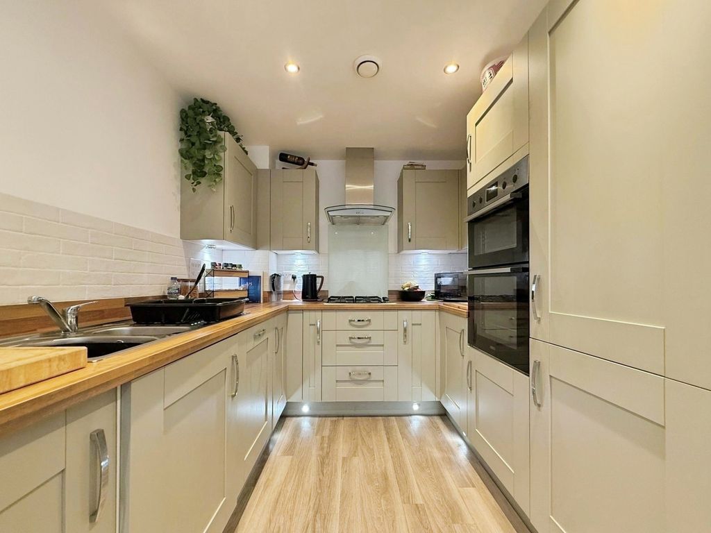 Property photo 2 of 19 Pbox-Img.Jpg