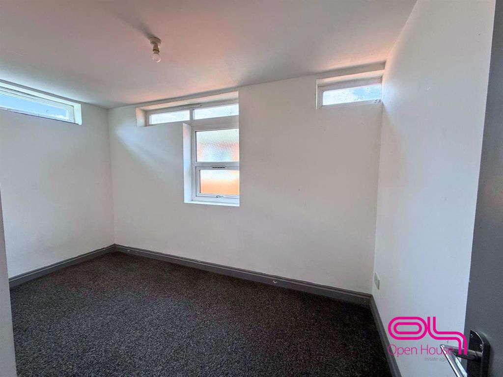 Property photo 1 of 5 Untitled Design - 2026-05-18T185237.148.Png