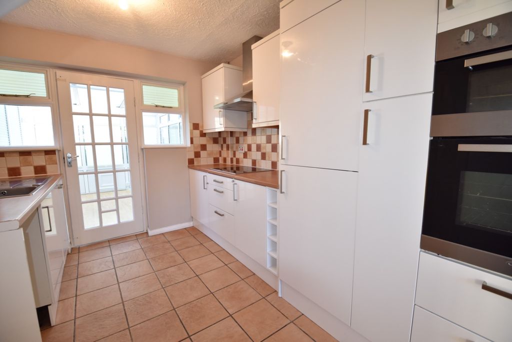 Property photo 3 of 10 4571972