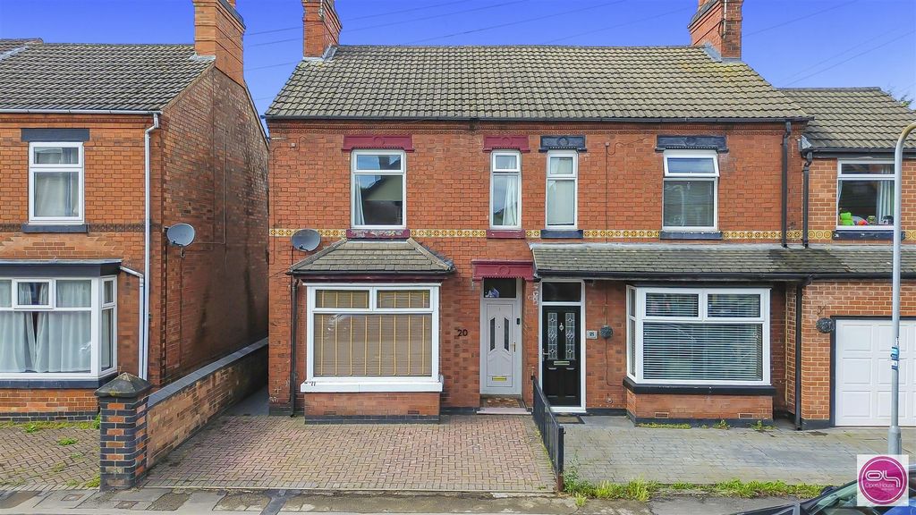 Property photo 1 of 32 Outwoods Street, Burton On Trent (2).Jpg