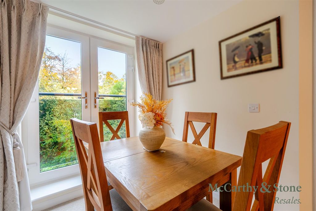 Property photo 3 of 17 8708495-Interior03.Jpg