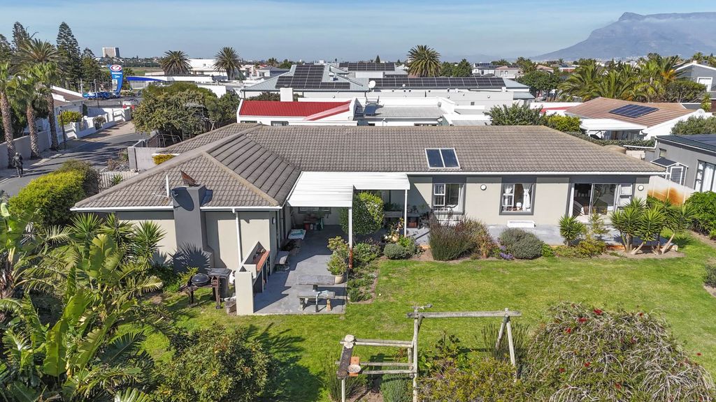 Property photo 1 of 27