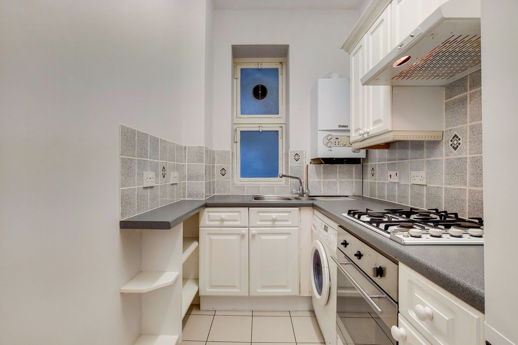 Property photo 2 of 8 3_Kitchen-1