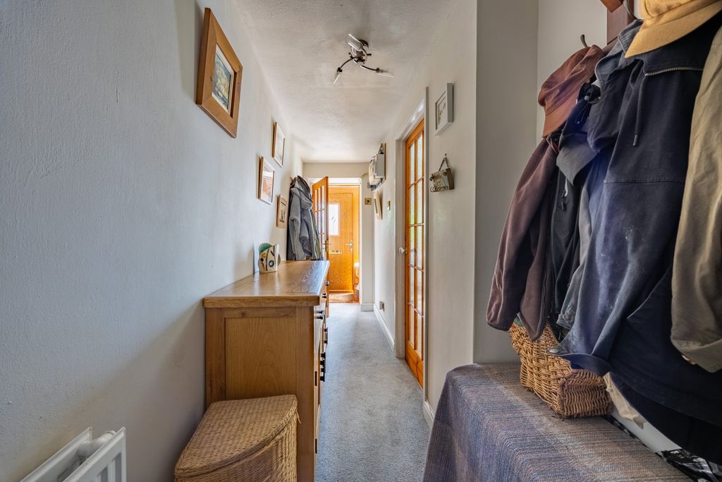 Property photo 2 of 39