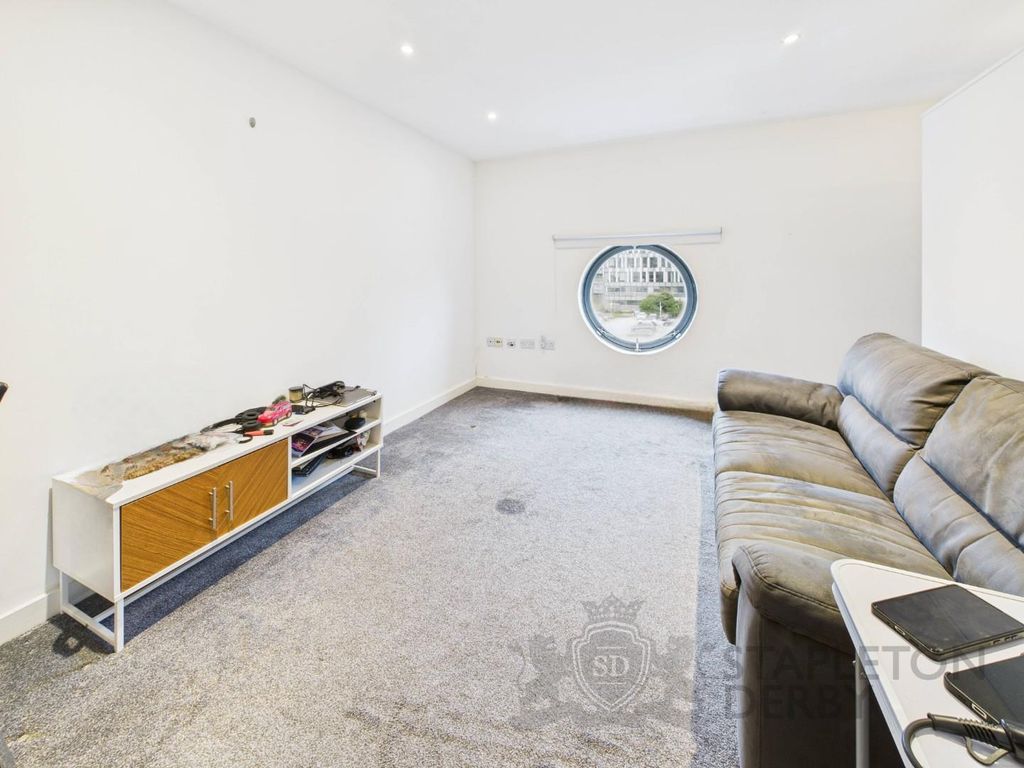 Property photo 2 of 14 Cam04720G0-Pr0175-Still004.Jpg