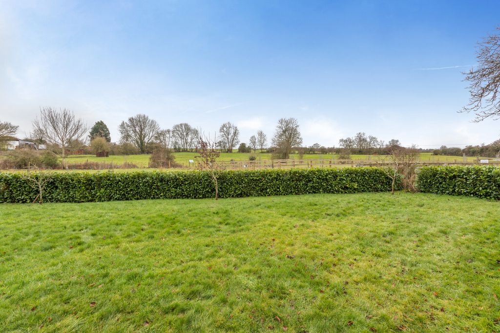 Property photo 2 of 35