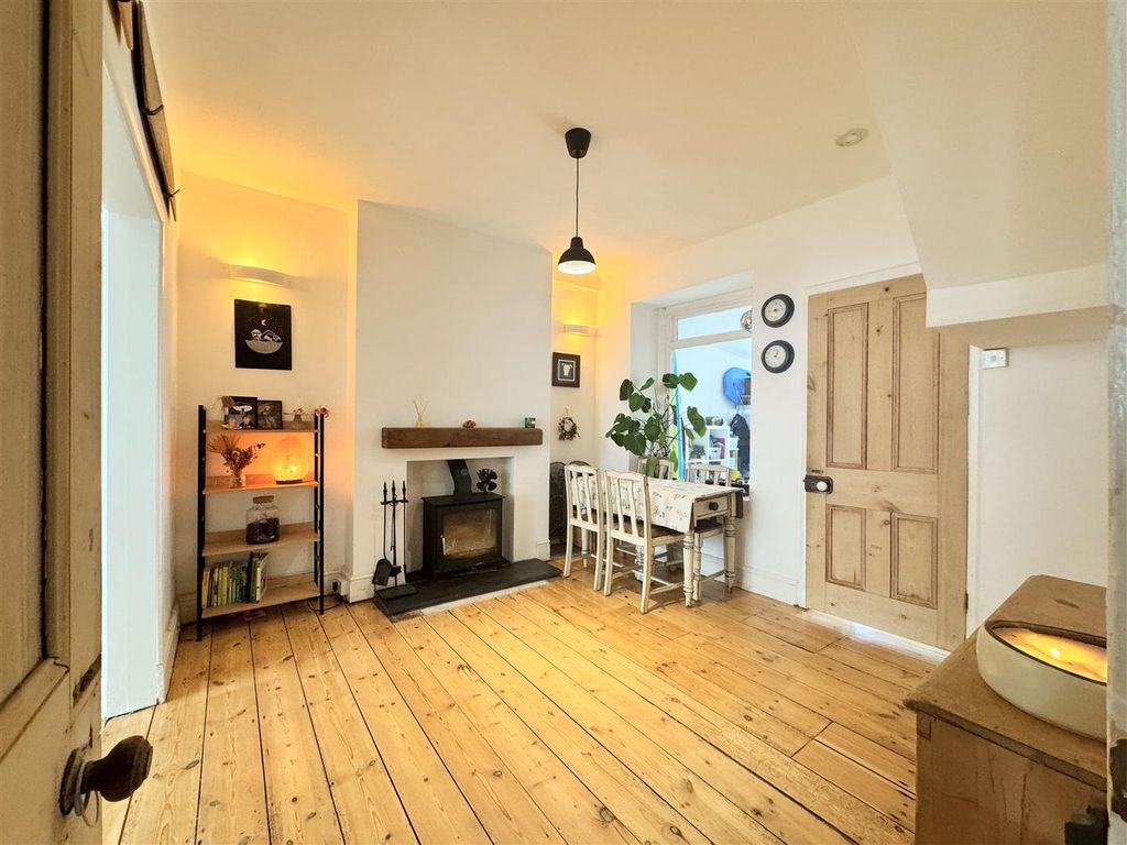 Property photo 3 of 26 Dining Area