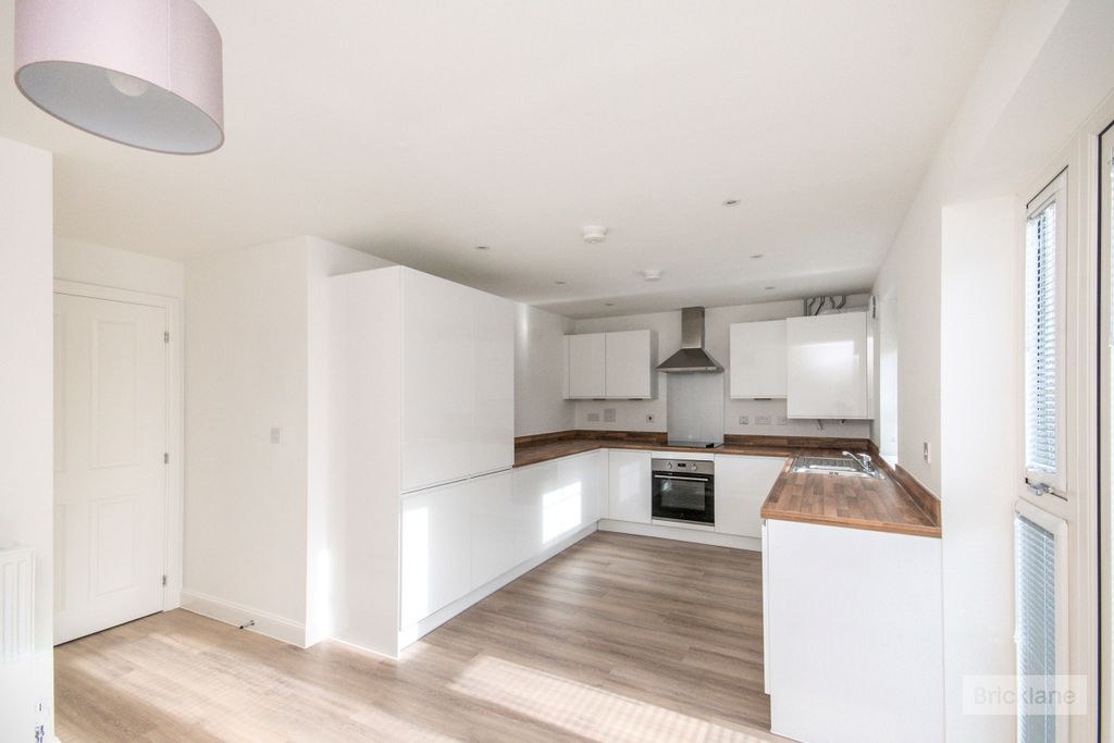 Property photo 3 of 15 Kitchen