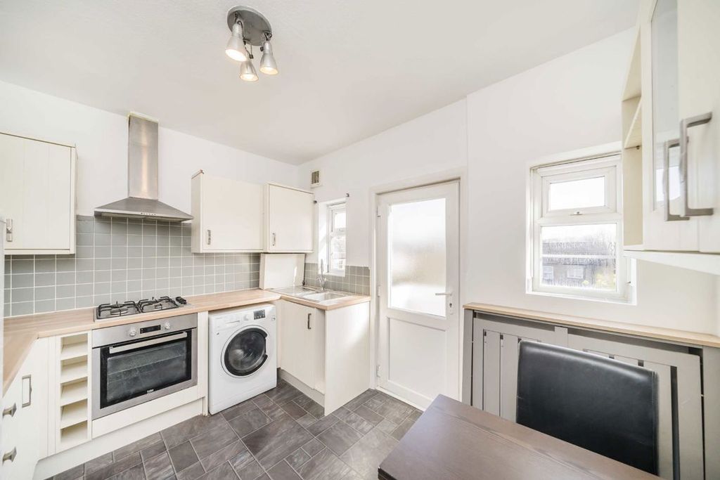 Property photo 2 of 4