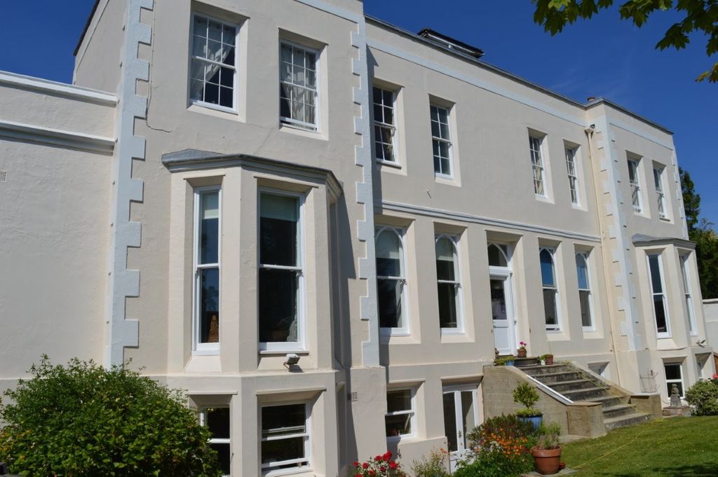 Property photo 1 of 12 External Elevation