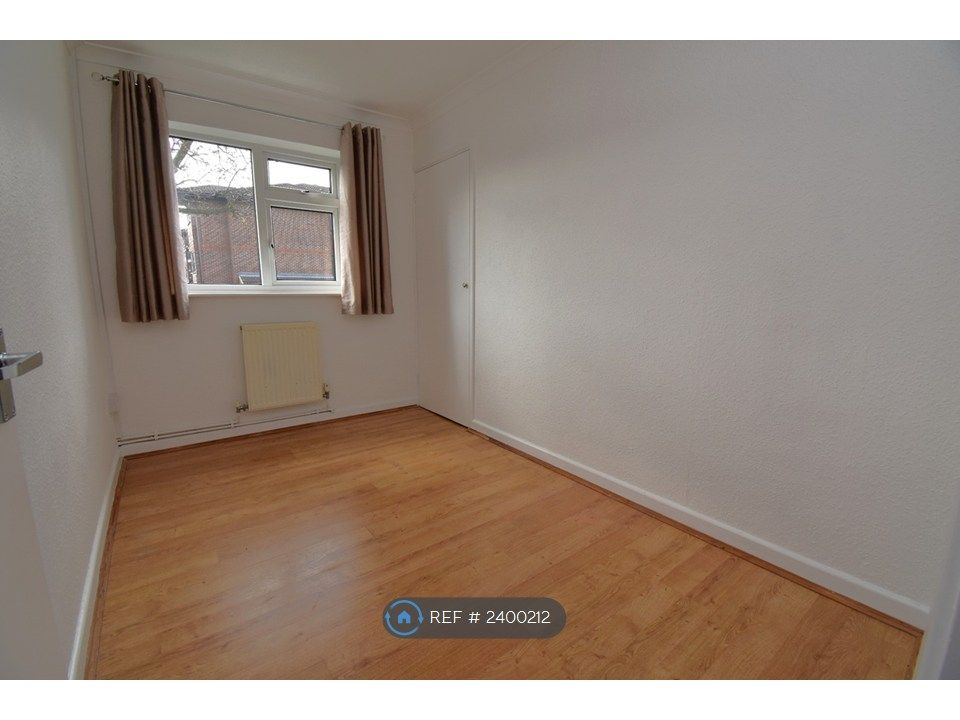 Property photo 3 of 16 Bedroom 2