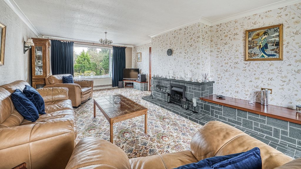 Property photo 3 of 34 Photo 8