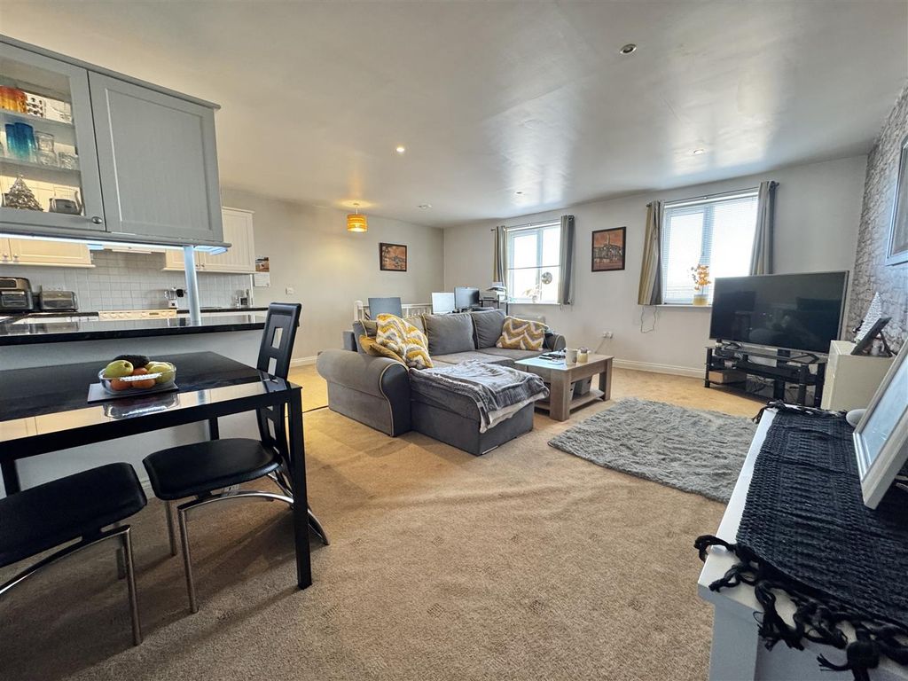 Property photo 2 of 13 Img_2015.Jpeg