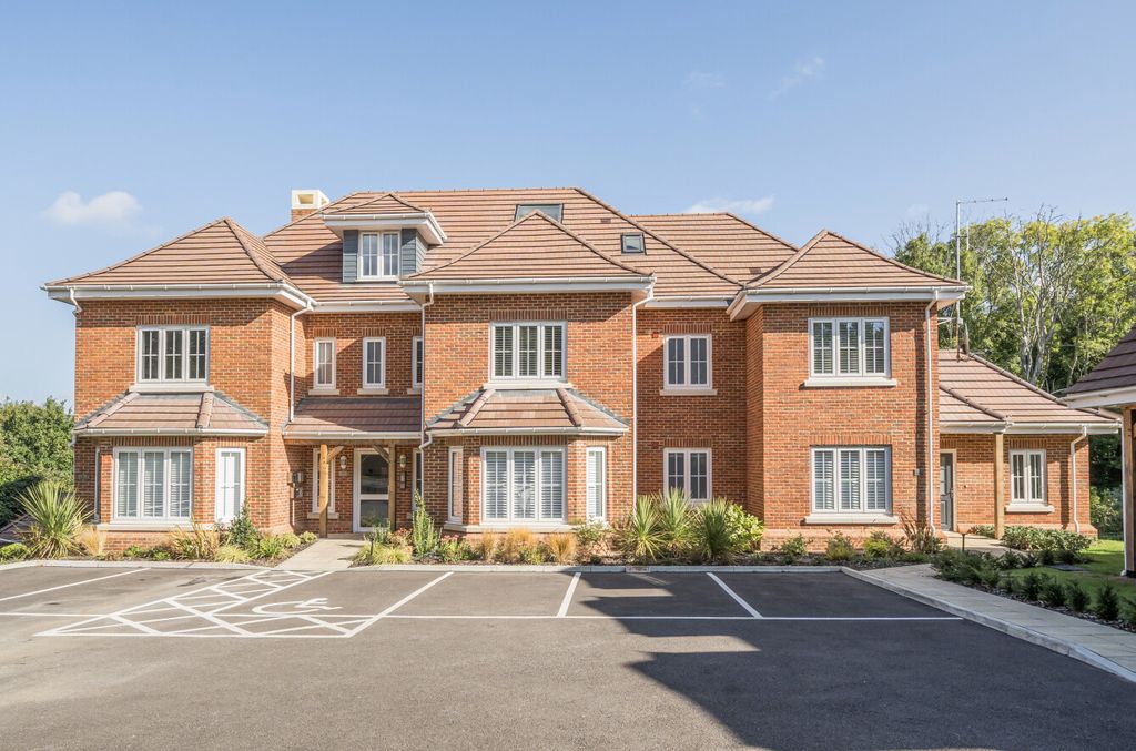 Property photo 1 of 21 1348869-4-68Bea56...