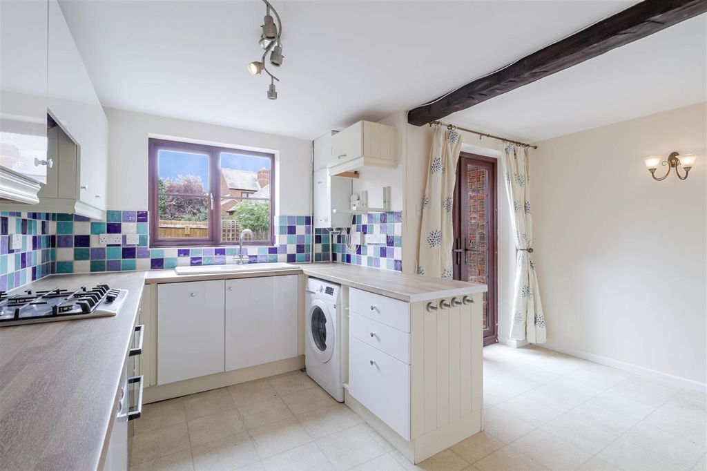 Property photo 3 of 16 Kitchen Diner.Jpg