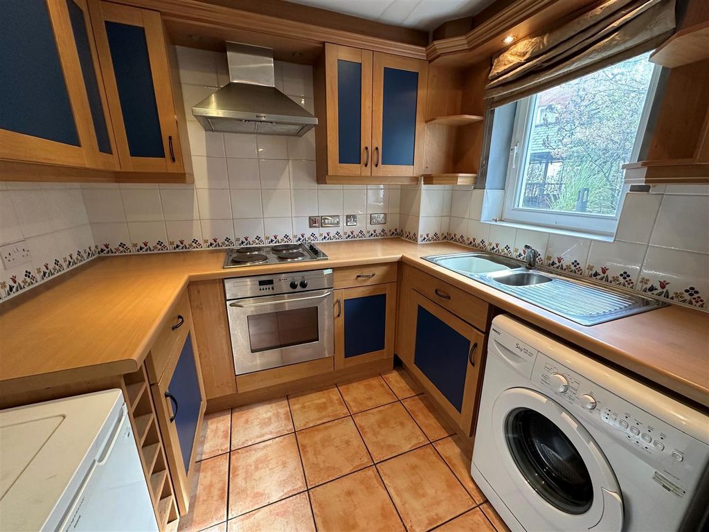 Property photo 2 of 9 Kitchen 1.Jpg