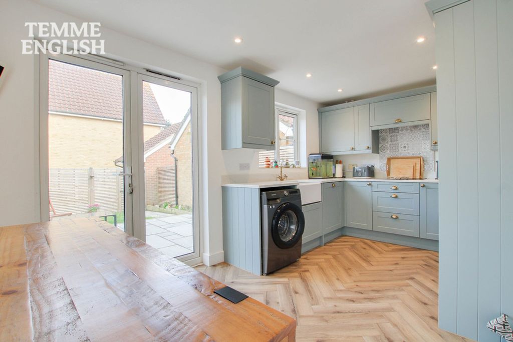 Property photo 2 of 29