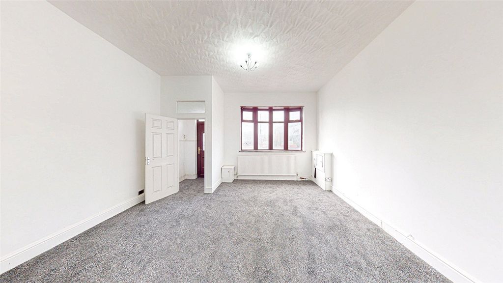 Property photo 2 of 16 Picture No. 18