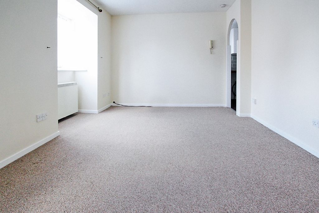 Property photo 2 of 6 Lounge