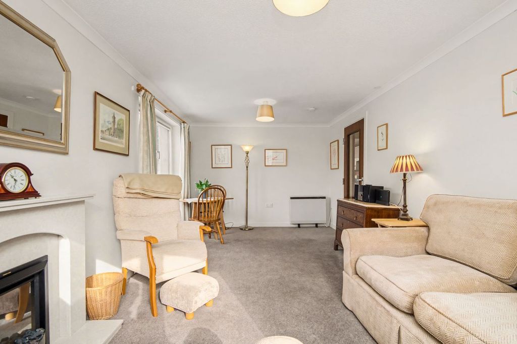 Property photo 3 of 8
