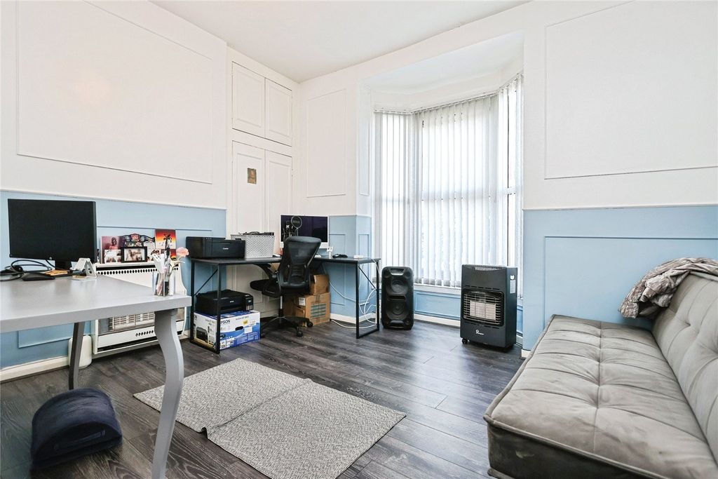Property photo 2 of 16 Picture No. 17
