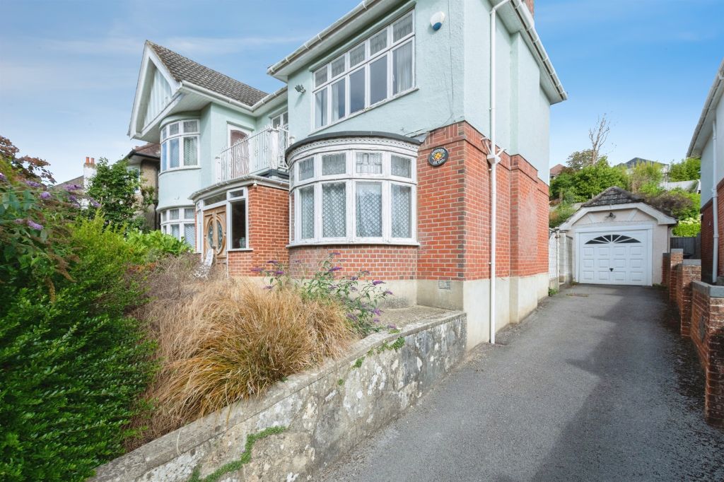Property photo 2 of 23