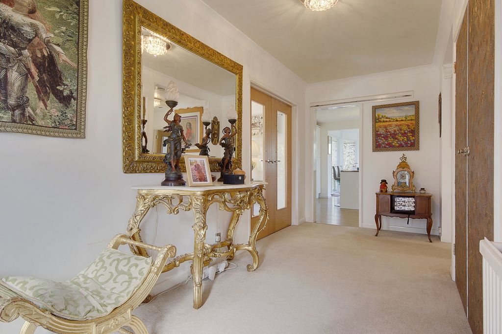 Property photo 2 of 58