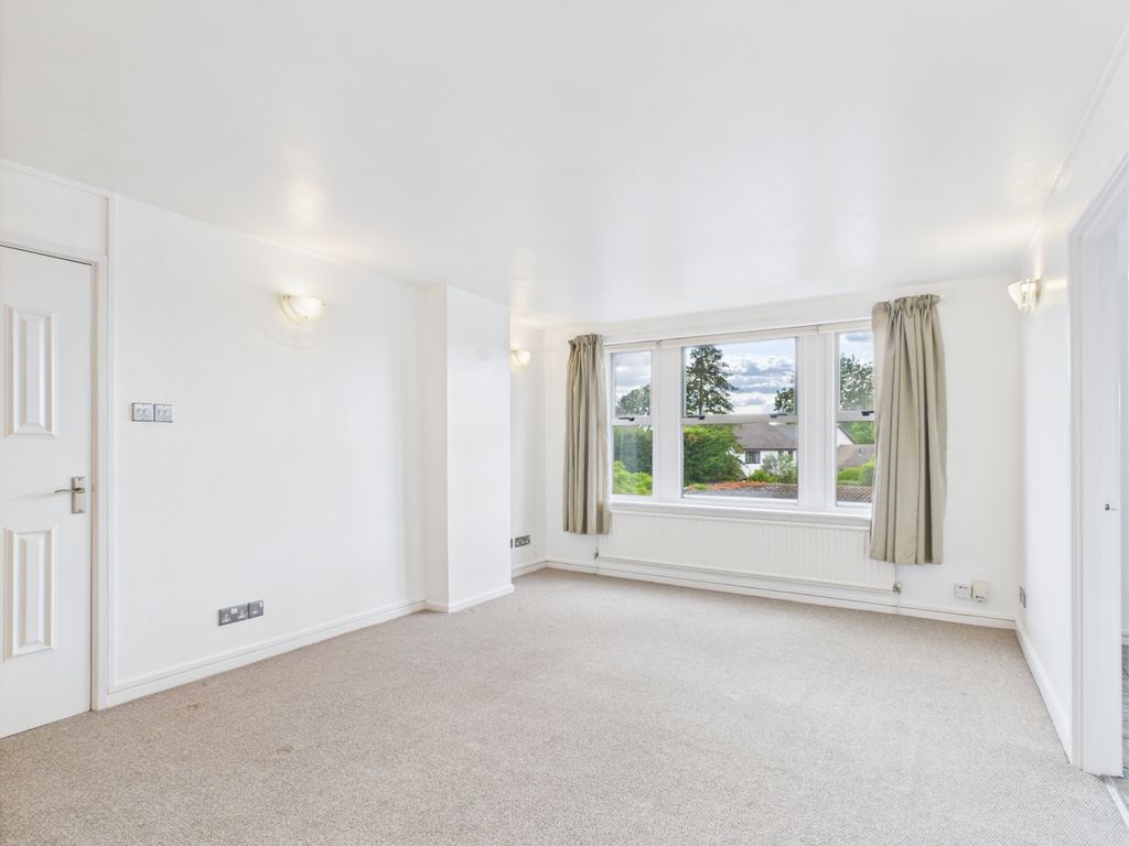 Property photo 3 of 12 Cam01740G0-Pr0412-Still002