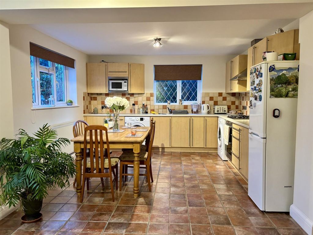 Property photo 2 of 14 Kitchen.Jpg