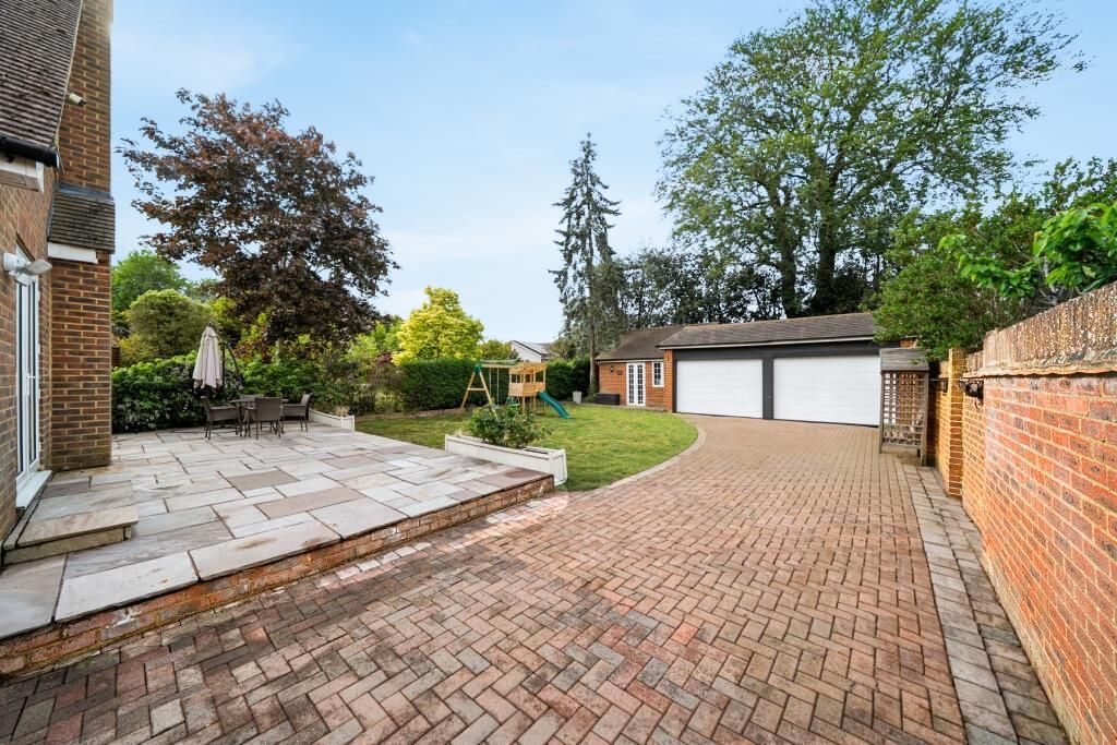 Property photo 2 of 17