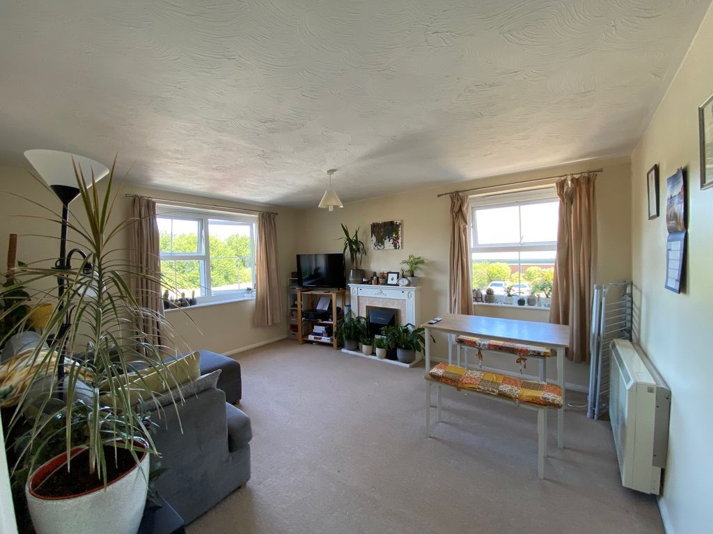 Property photo 3 of 10 8
