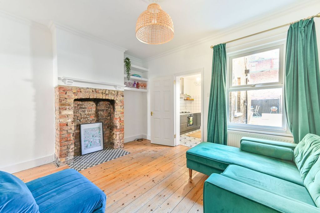 Property photo 1 of 11