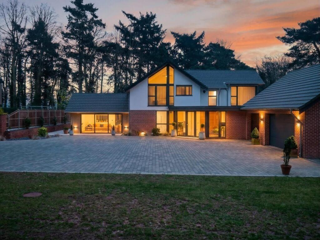 Property photo 1 of 52 Luxury Contemporary Detached House With Large Driveway, Floor-To-Ceiling Windows And Evening Lighting.
