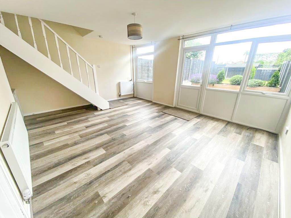 Property photo 2 of 9 3c57F94E-9006-445B-8Ad9-2Acbbbf0Ec92.Jpg