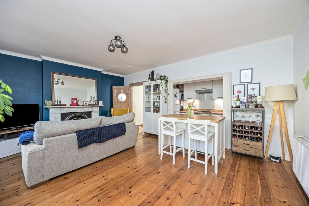 Property photo 2 of 21