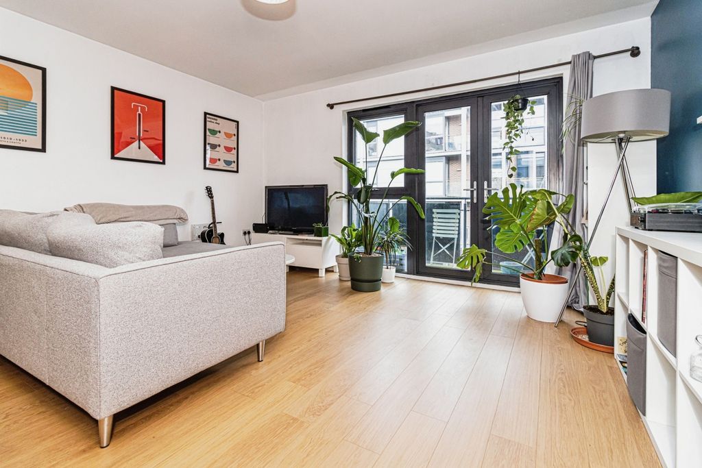 Property photo 2 of 10 Photo