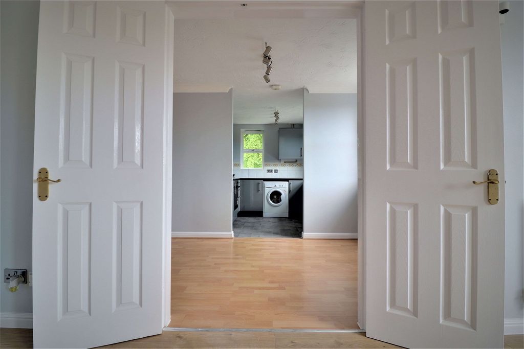 Property photo 3 of 16 Dining Room