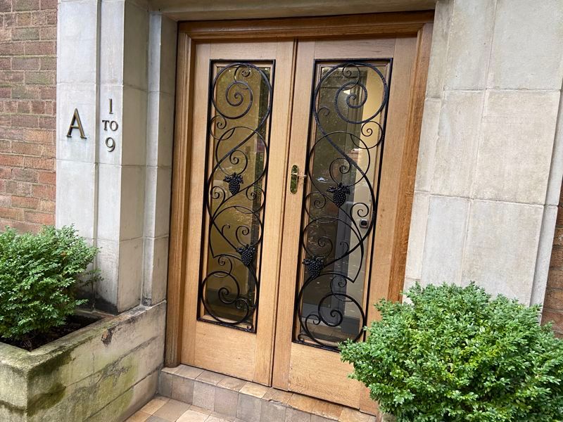 Property photo 2 of 4 Entrance