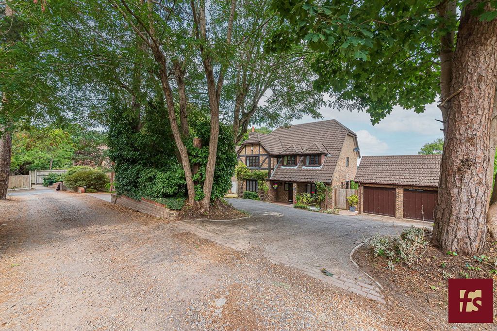 Property photo 1 of 40